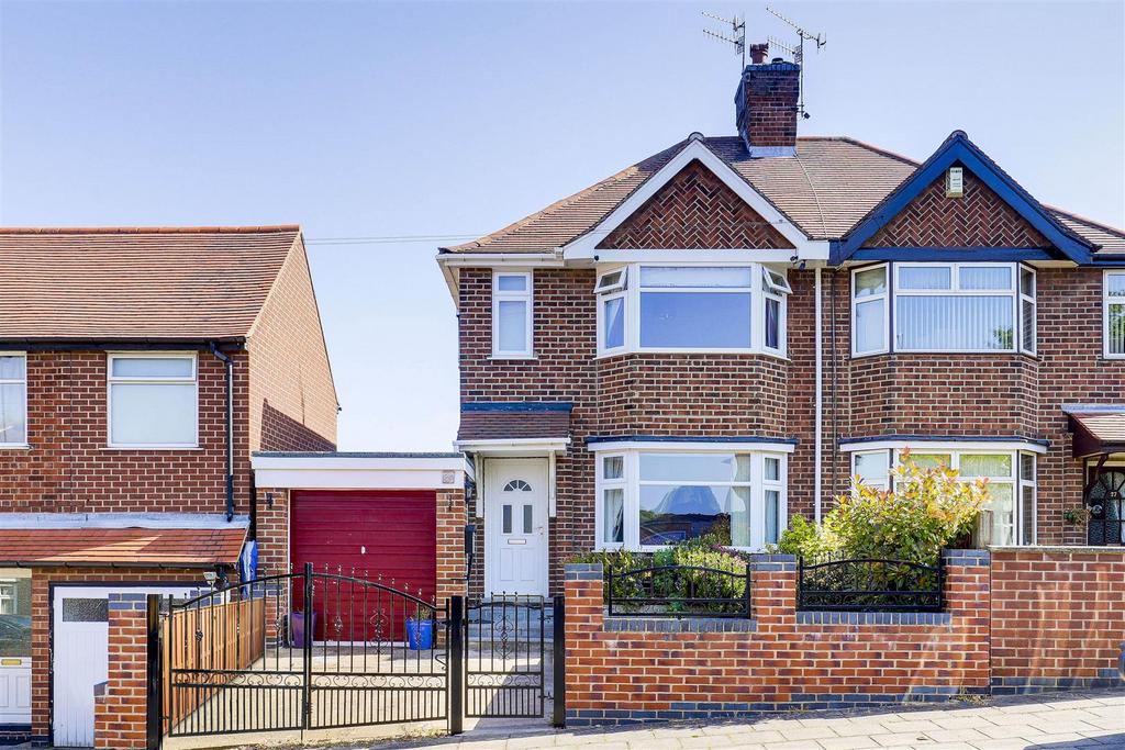 Langley Avenue, Arnold NG5 2 bed semidetached house for sale £250,000