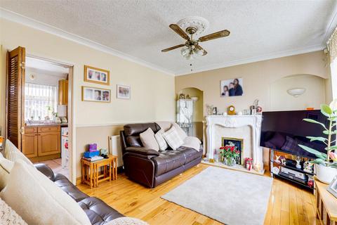 3 bedroom end of terrace house for sale, Rosecroft Drive, Daybrook NG5