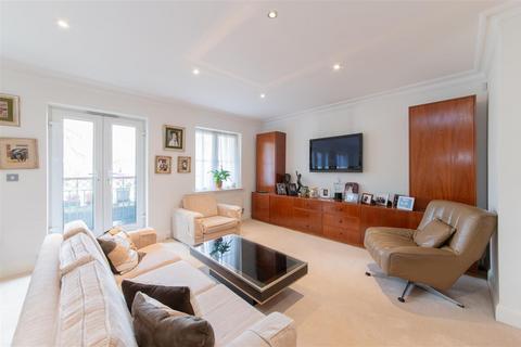 3 bedroom flat for sale - Holders Hill Road, Hendon, London