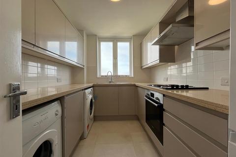 2 bedroom flat to rent, Russell Square, Brighton