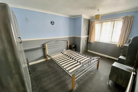 3 bedroom end of terrace house for sale - Keats Crescent, Swindon SN2