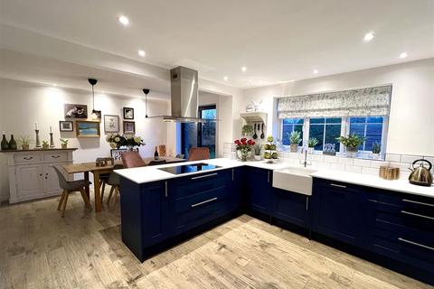 7 Forge Fields, Lydiard Millicent, Swindon, SN5 3WS