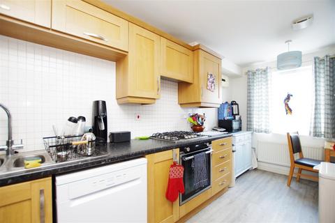 3 bedroom townhouse for sale, Lavinia Walk, Swindon SN25