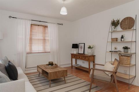 2 bedroom maisonette for sale, Birkheads Road, Reigate