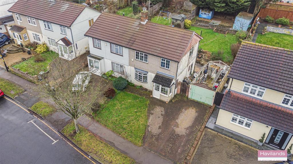 Lonsdale Drive, Enfield EN2 3 bed house for sale £625,000