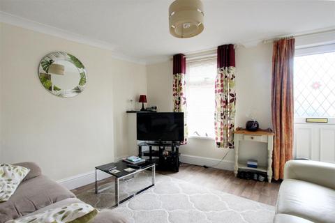 2 bedroom end of terrace house for sale, Upgate, Louth LN11