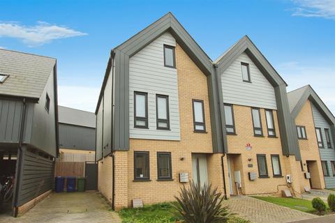 29 Commodores Close, Minster On Sea, Sheerness, ME12 3UU