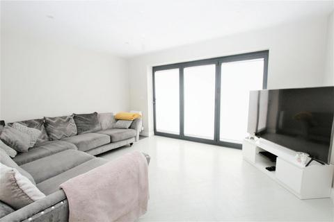 29 Commodores Close, Minster On Sea, Sheerness, ME12 3UU