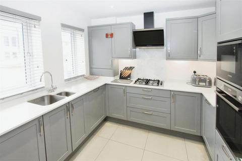 29 Commodores Close, Minster On Sea, Sheerness, ME12 3UU