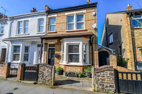 3 bedroom semi-detached house for sale - Lansdowne Avenue, Leigh-On-Sea SS9