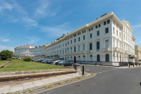 3 bedroom apartment to rent - Adelaide Crescent, Hove, BN3 2JD