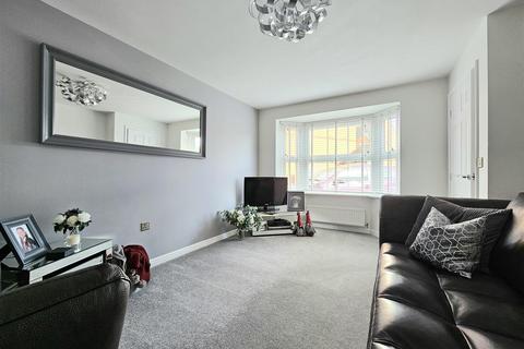 4 bedroom detached house for sale, Thames Way, Hilton