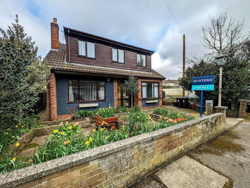 Manor Close, Coalpit Heath, Bristol 4 bed detached house for sale £