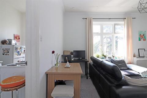 1 bedroom flat for sale, Somers Road, Reigate