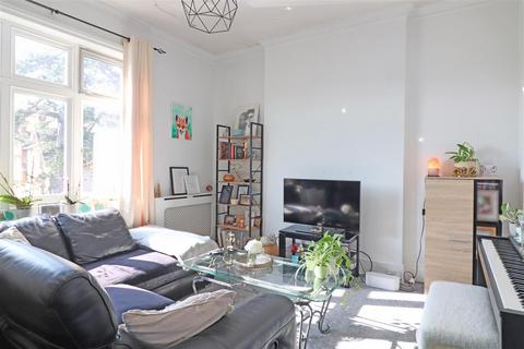 1 bedroom flat for sale, Somers Road, Reigate