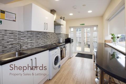 1 bedroom in a house share to rent - 2a Churchfield Path, Cheshunt EN8
