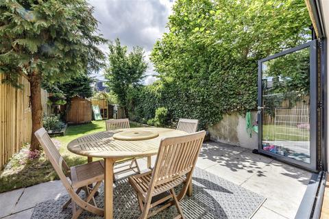 31 Heathfield North, Twickenham, TW2 7QN