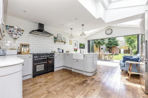 31 Heathfield North, Twickenham, TW2 7QN