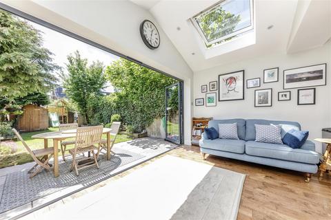 31 Heathfield North, Twickenham, TW2 7QN