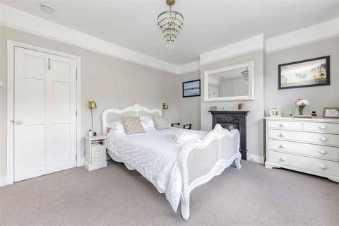31 Heathfield North, Twickenham, TW2 7QN