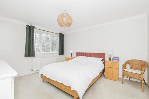 2 Church Road, Ascot, SL5 9EX