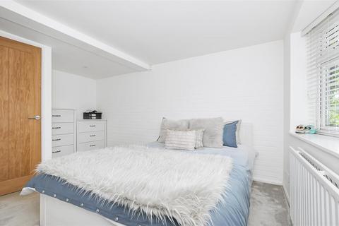36a Upcroft, Windsor, SL4 3NQ