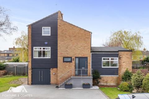 4 bedroom detached house for sale, Copse Hill, Harlow