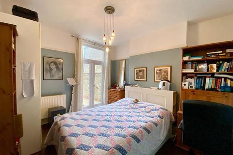 2 bedroom ground floor flat for sale, Woodriffe Road, Leytonstone E11