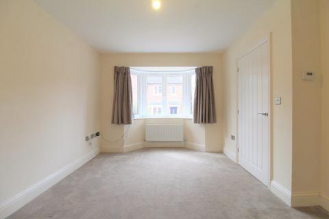 3 bedroom semi-detached house to rent - Patient Close, Beeston, Nottingham, NG9 4HA