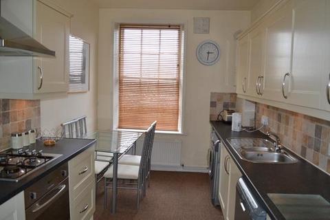 2 bedroom flat to rent, Crown Terrace, Scarborough