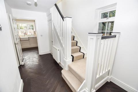 3 bedroom detached house for sale - Gladstone Gardens, Rayleigh