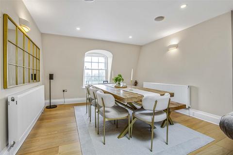 4 bedroom flat for sale, Mortlake High Street, London, SW14