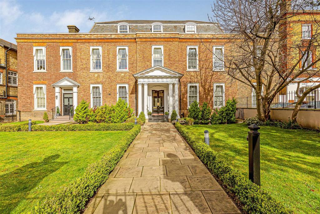 Mortlake High Street, London, SW14 4 bed flat for sale £1,695,000