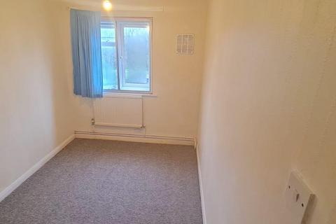 3 bedroom apartment to rent - Radcliffe Way, Northolt UB5