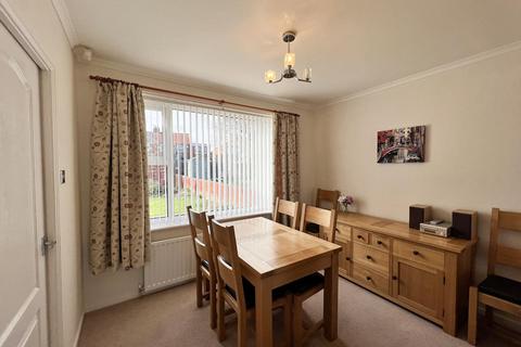 3 bedroom semi-detached house for sale - Bourtree Close, Wallsend