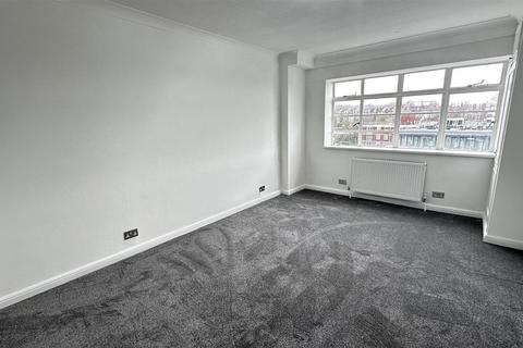 3 bedroom flat for sale - St Johns Court Finchley Road NW3