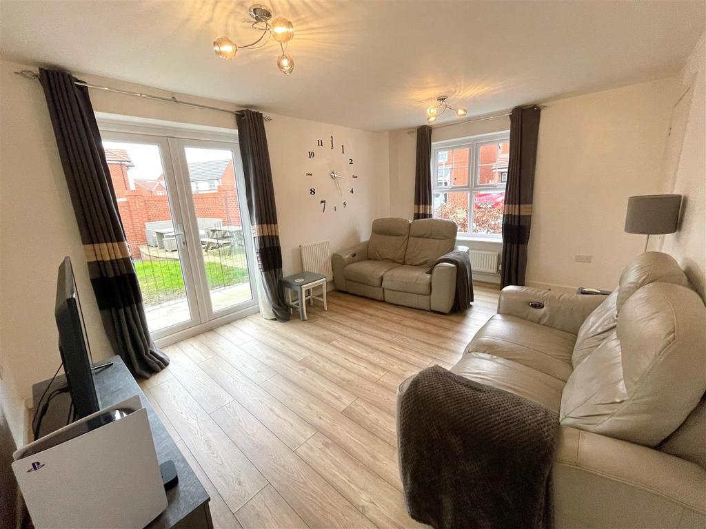 Lee Place, Moston, Sandbach 3 bed semidetached house for sale £235,000