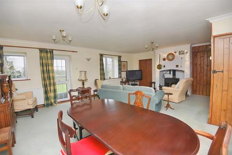 4 bedroom cottage for sale, Nyland, Gillingham