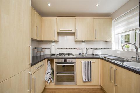 10 Beech Close, Tunbridge Wells, TN2 5GB