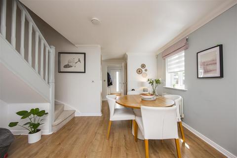 10 Beech Close, Tunbridge Wells, TN2 5GB