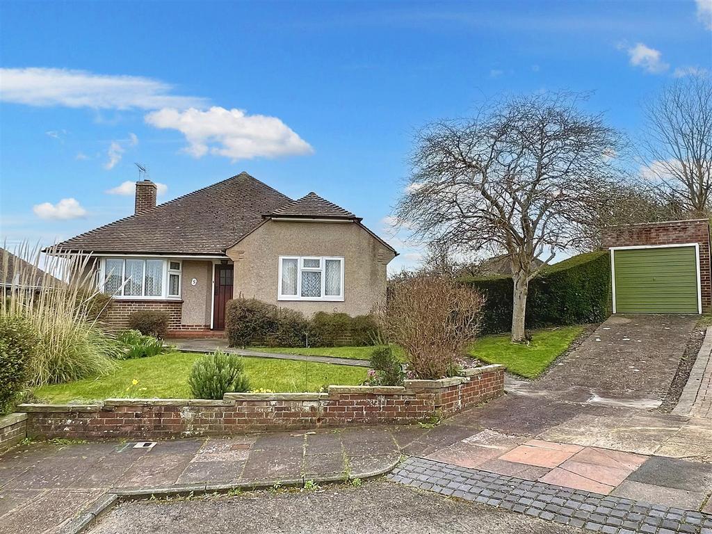 Lullington Close, Eastbourne 3 bed detached bungalow for sale £399,950