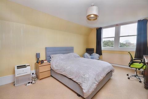 Flat 1, Beltry Court Devonshire Place, Eastbourne, BN21 4AE