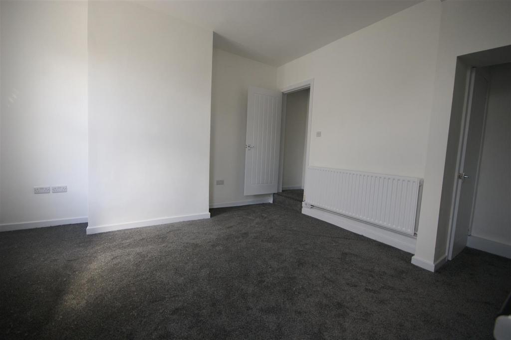Garden Road, Brighouse 2 bed property £600 pcm (£138 pw)