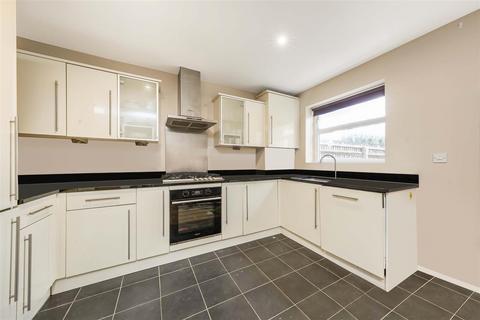 4 bedroom house for sale, Meadowbank Close, Isleworth