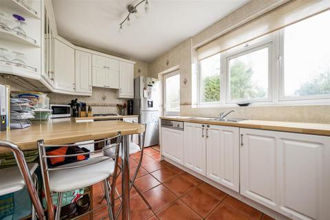4 bedroom detached house for sale, Eversley Crescent, Isleworth