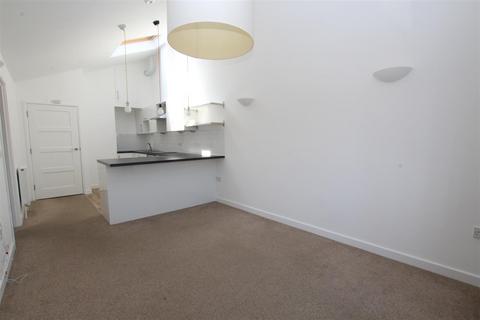 2 bedroom flat to rent - High Street, Eastleigh