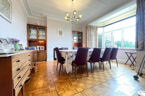 4 bedroom end of terrace house for sale - Wanstead Lane, Ilford