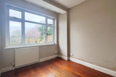 2 bedroom semi-detached house for sale - Wanstead Park Road, North Ilford, IG1 3TU
