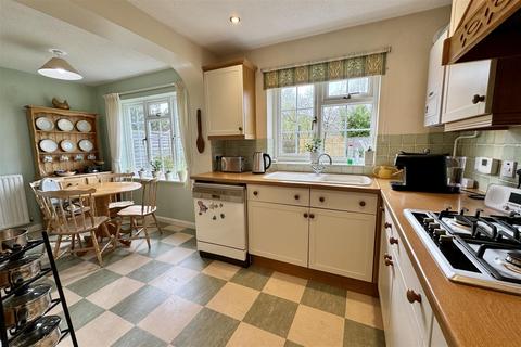 8 Windy Wood, Godalming, GU7 1XX