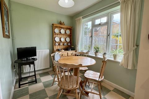 8 Windy Wood, Godalming, GU7 1XX